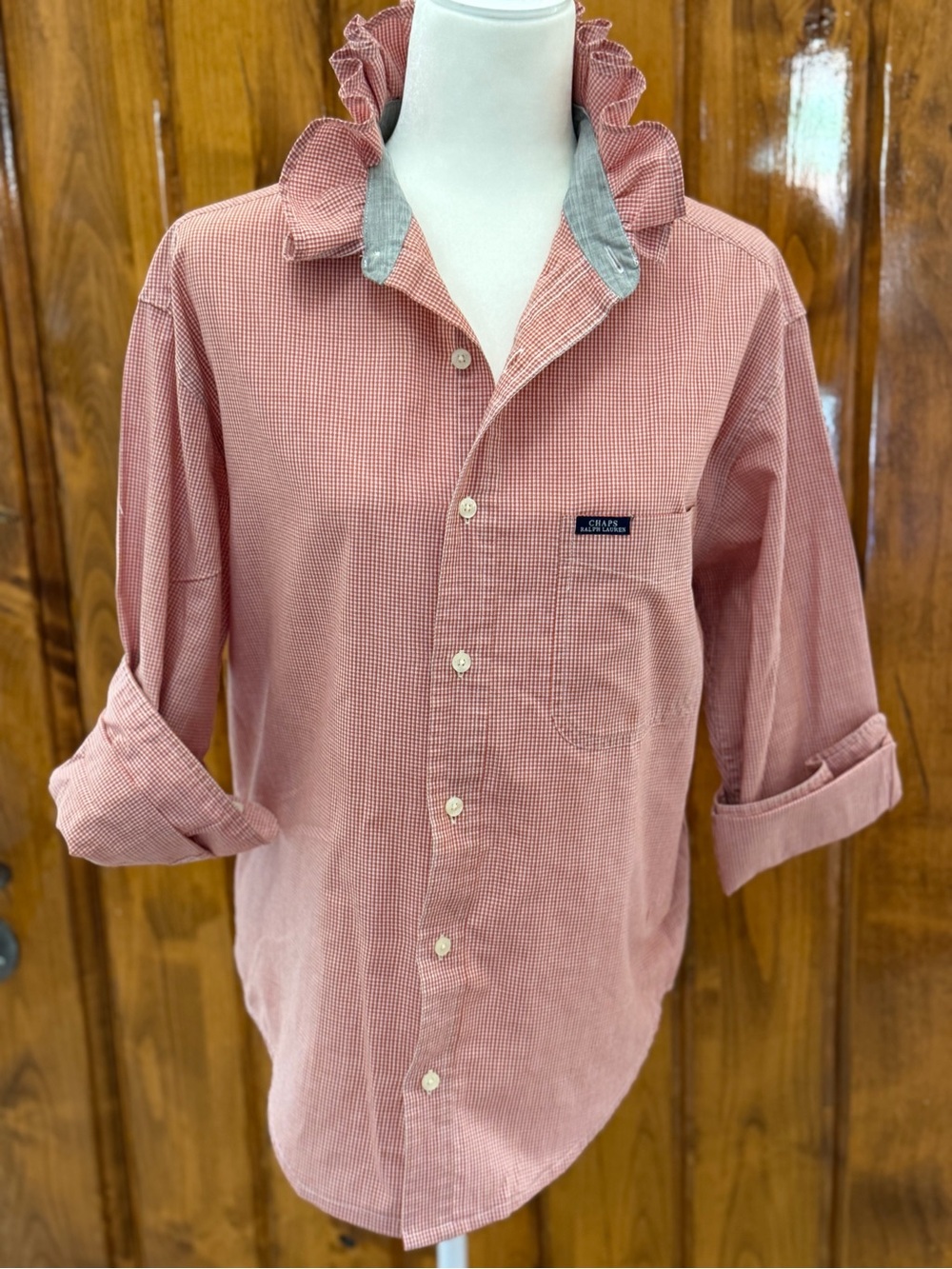 Ruffles, Gingham, super comfortable women's button down CHAPS blouse L - Picture 4 of 7